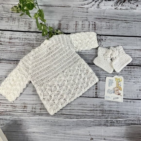 Vintage Knit Crochet Baby Infant White 3 Piece Sweater Hat Bootie Set 1000R - Picture 2 of 11